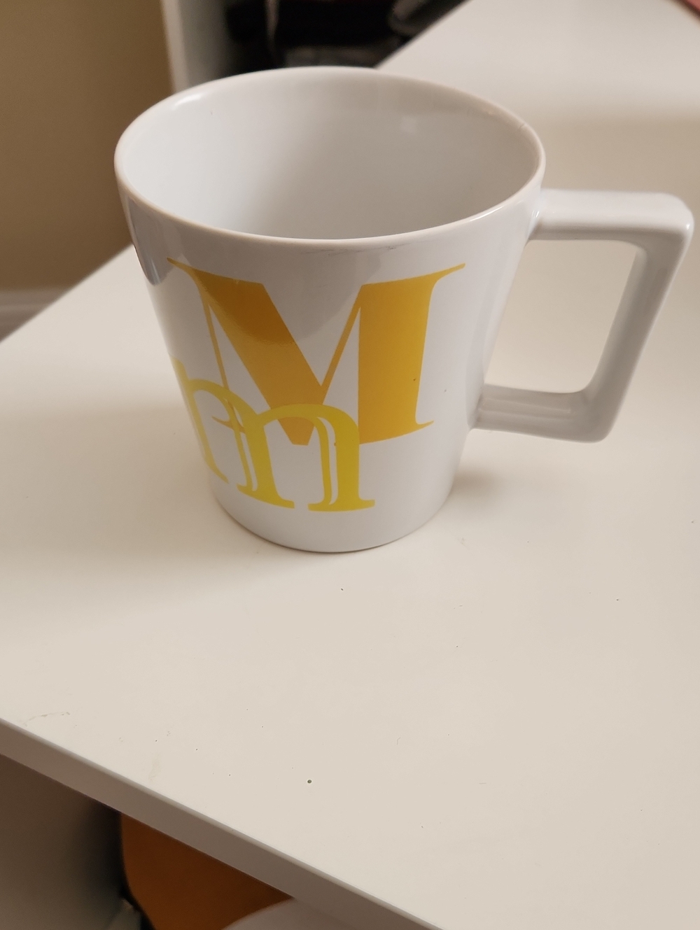 EUC Room Essentials/Target "M" Yellow Monogram Mug